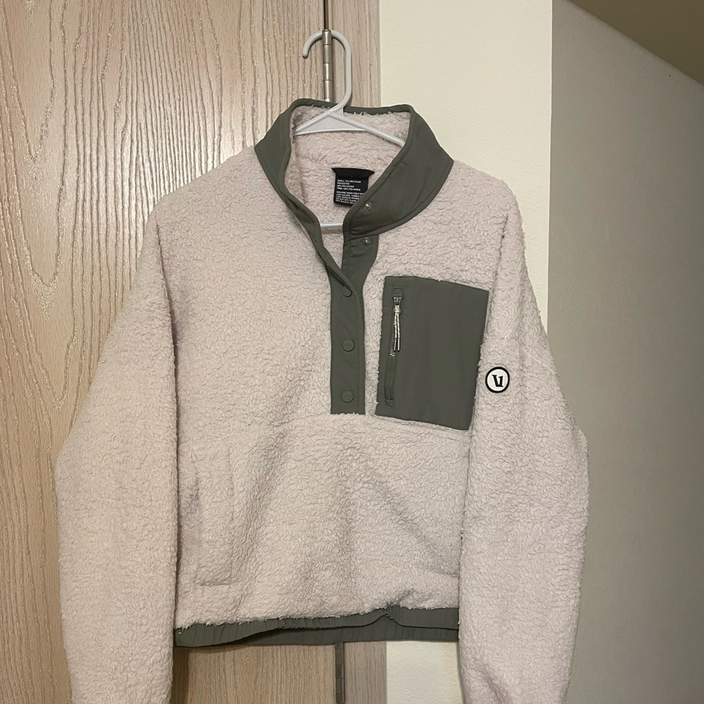 Vuori Sherpa with quarter button up